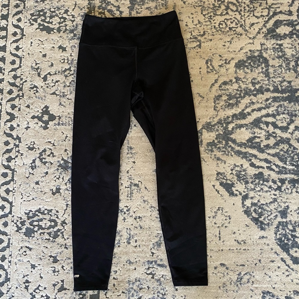 Plain black leggings